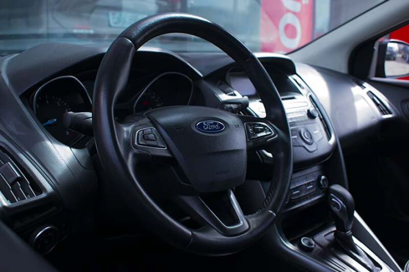 FORD FOCUS SE AT