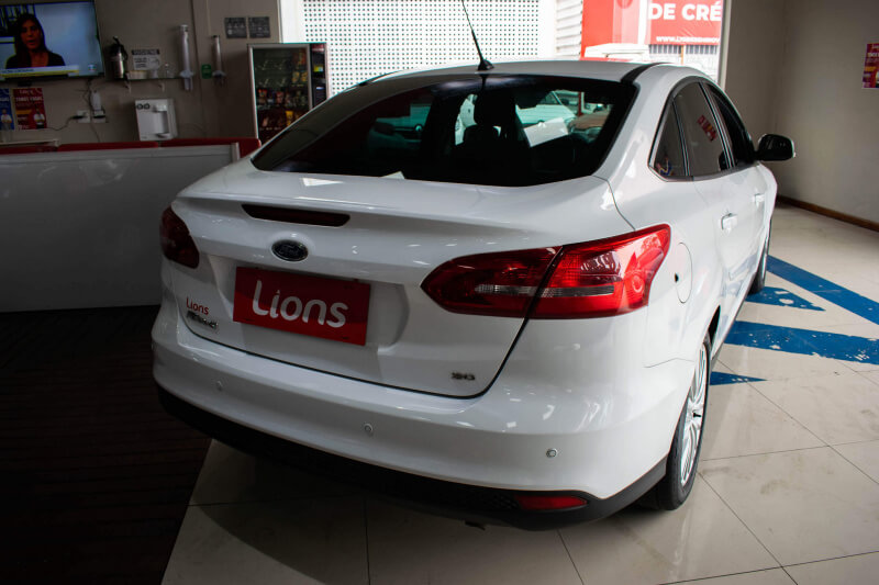 FORD FOCUS SE AT
