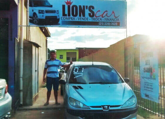 lions-car